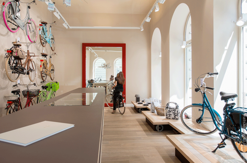 Interior south of the omabike Stadtradler store in Vienna